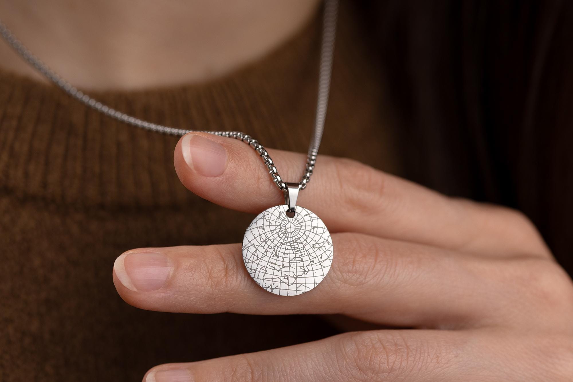 Individualizuotas žvaigždžių žemėlapio vėrinys Jam, personalizuota gimtadienio ar jubiliejaus dovana vyrams, graviruoti žvaigždžių žemėlapio papuošalai, S-014