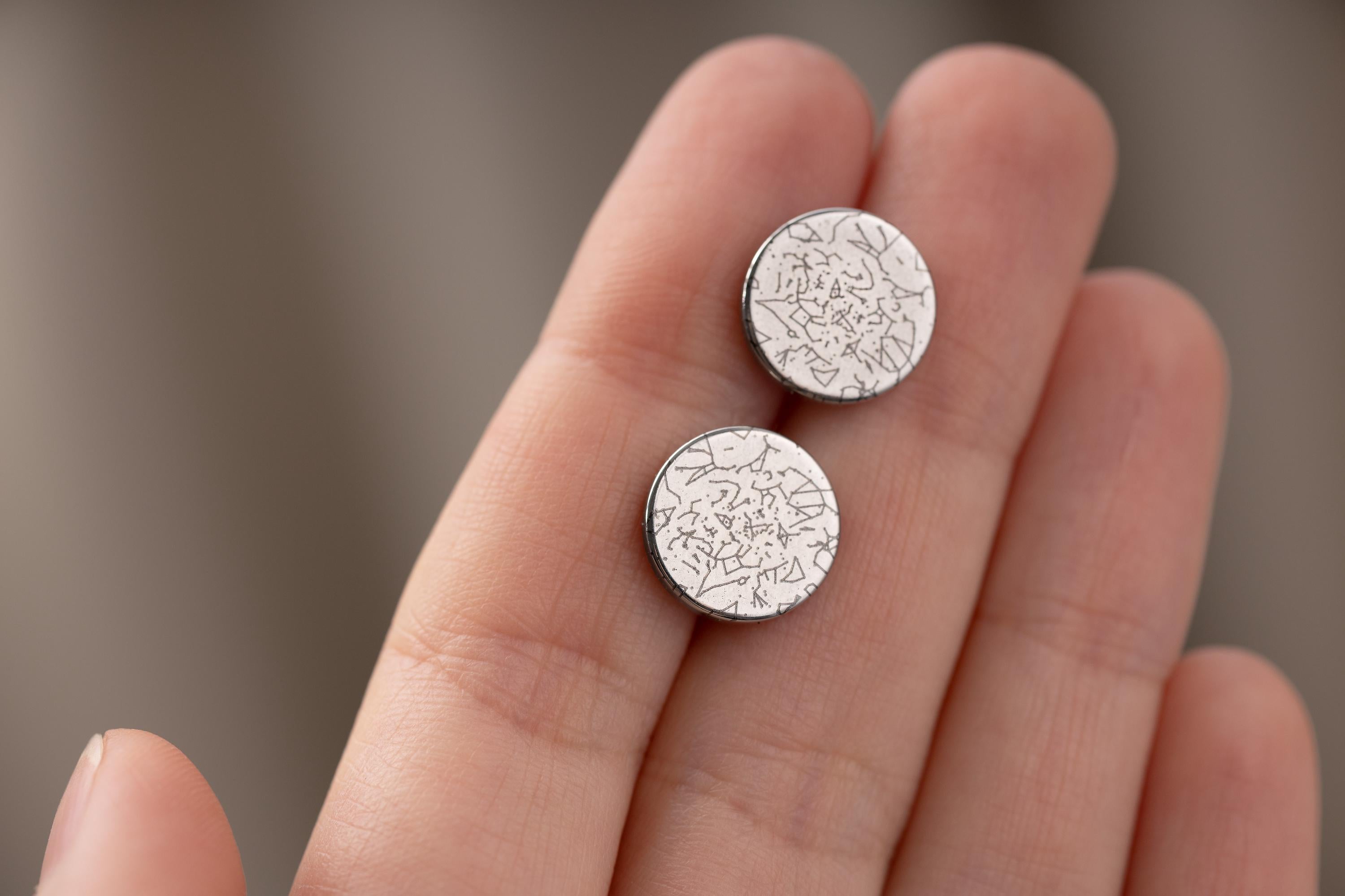 Individualūs žvaigždėlapio auskarai-vinukai, personalizuotas žvaigždėlapis pagal datą, naktinio dangaus auskarai, gimtadienio / jubiliejaus dovana moterims ar vyrams, S-081