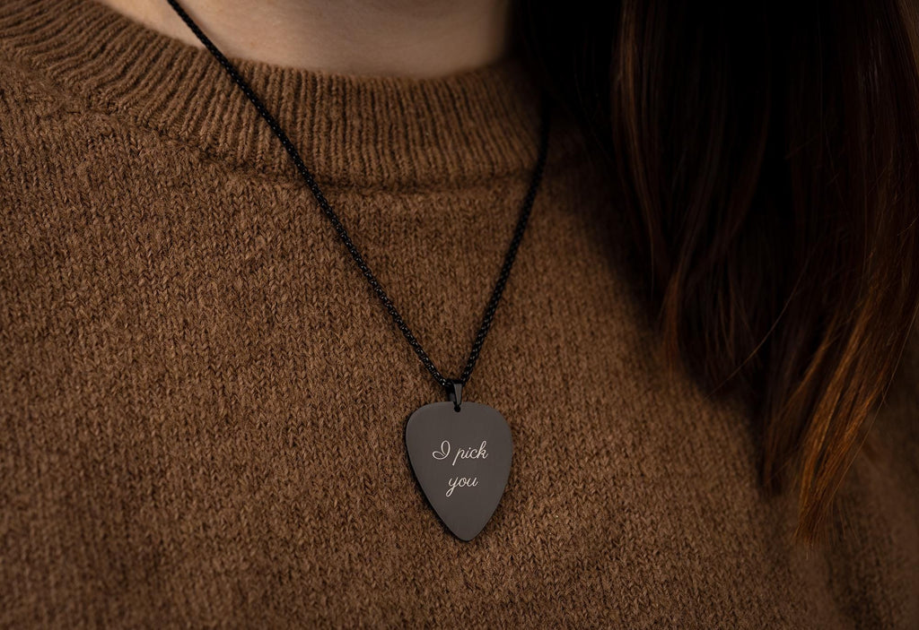 Personalizuotas gitaros mediatoriaus vėrinys vaikinui ar merginai, muzikinis pakabukas su graviruotu Jūsų pasirinktiniu tekstu, S-019