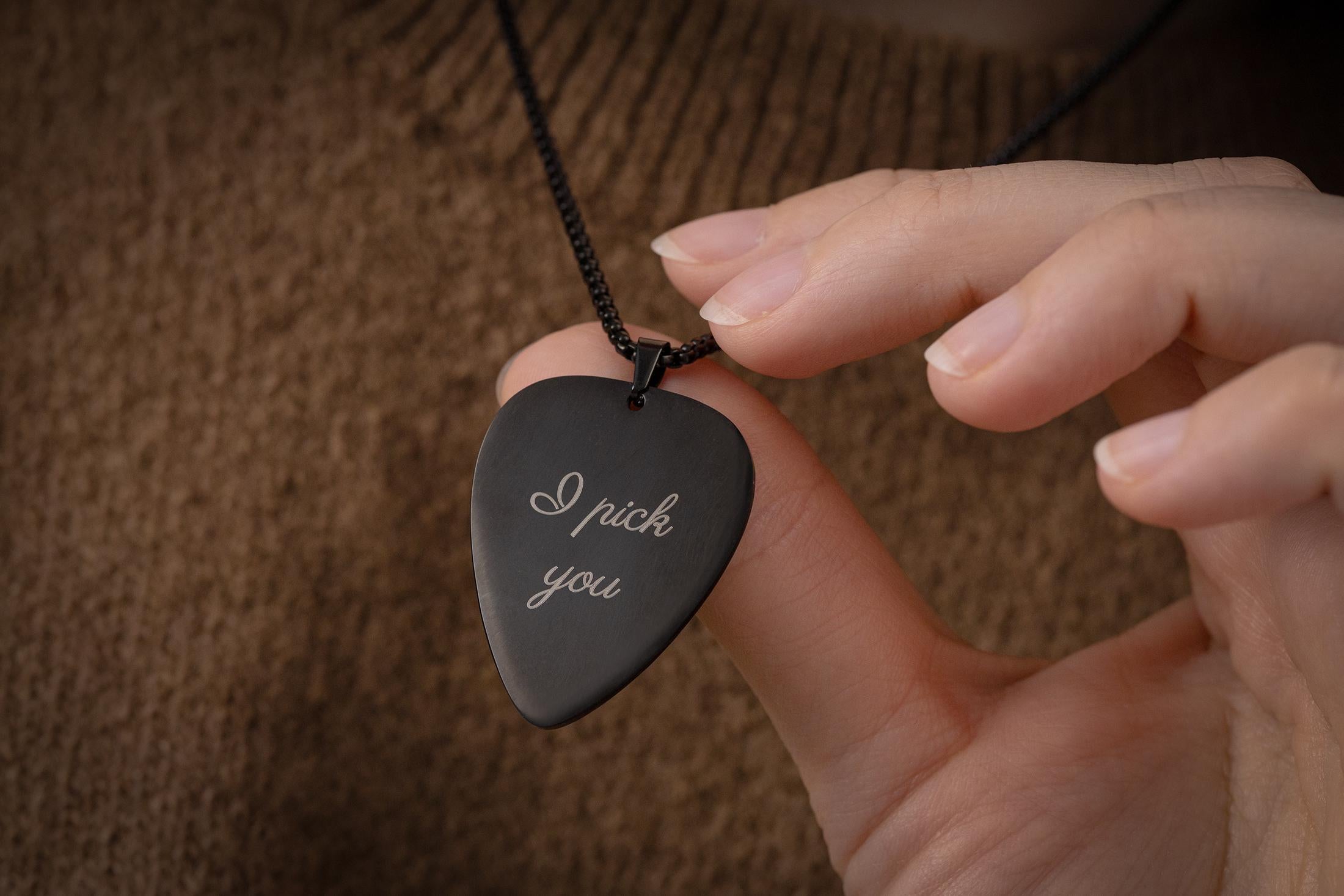 Personalizuotas gitaros mediatoriaus vėrinys vaikinui ar merginai, muzikinis pakabukas su graviruotu Jūsų pasirinktiniu tekstu, S-019