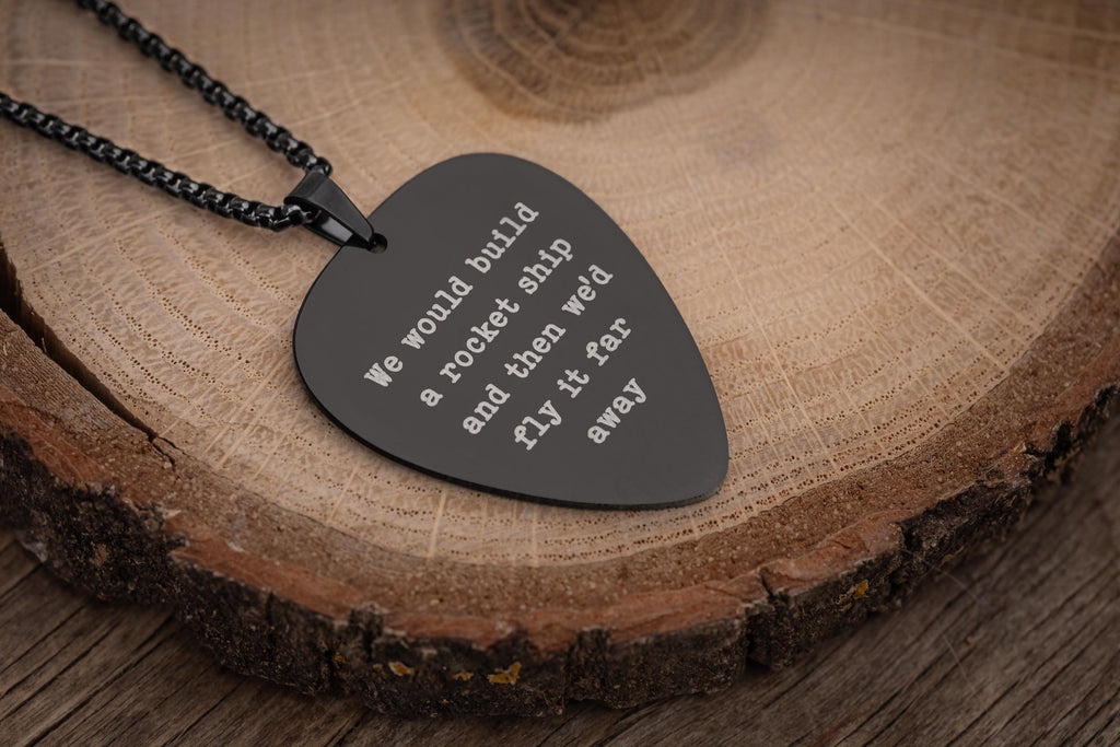 Personalizuotas gitaros mediatoriaus vėrinys vaikinui ar merginai, muzikinis pakabukas su graviruotu Jūsų pasirinktiniu tekstu, S-019