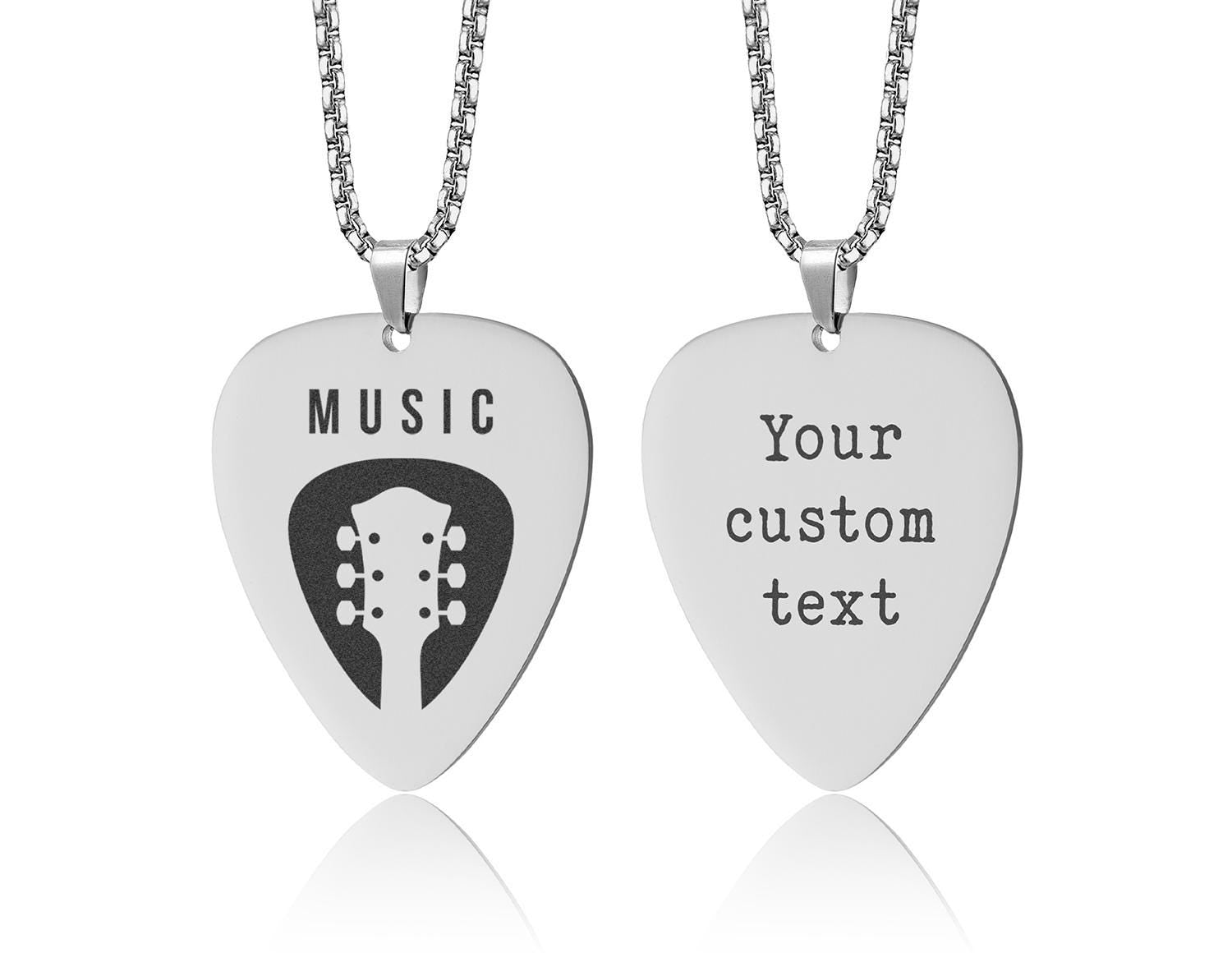 Individualizuotas gitaros mediatoriaus formos pakabukas su jūsų logotipu ir pasirenkamu graviravimu nugarėlėje – suasmeninta dovana grupės nariui, gitaristui ar muzikantui, S-264