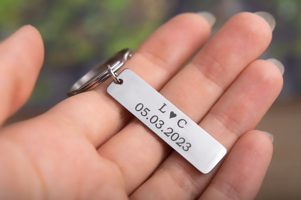 Žvaigždžių žemėlapis pagal datą raktų pakabukas, Individualiai išgraviruotas nakties dangaus raktų pakabukas, Personalizuota dovana moterims ar vyrams metinių ar gimtadienio proga, S-057