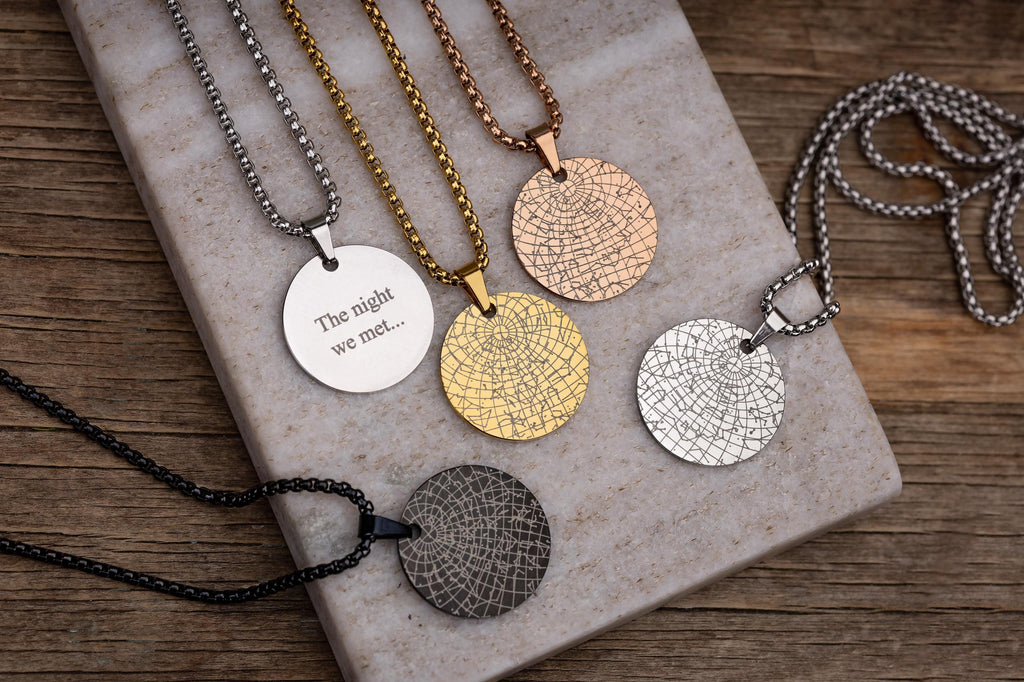 Individualizuotas žvaigždžių žemėlapio vėrinys Jam, personalizuota gimtadienio ar jubiliejaus dovana vyrams, graviruoti žvaigždžių žemėlapio papuošalai, S-014