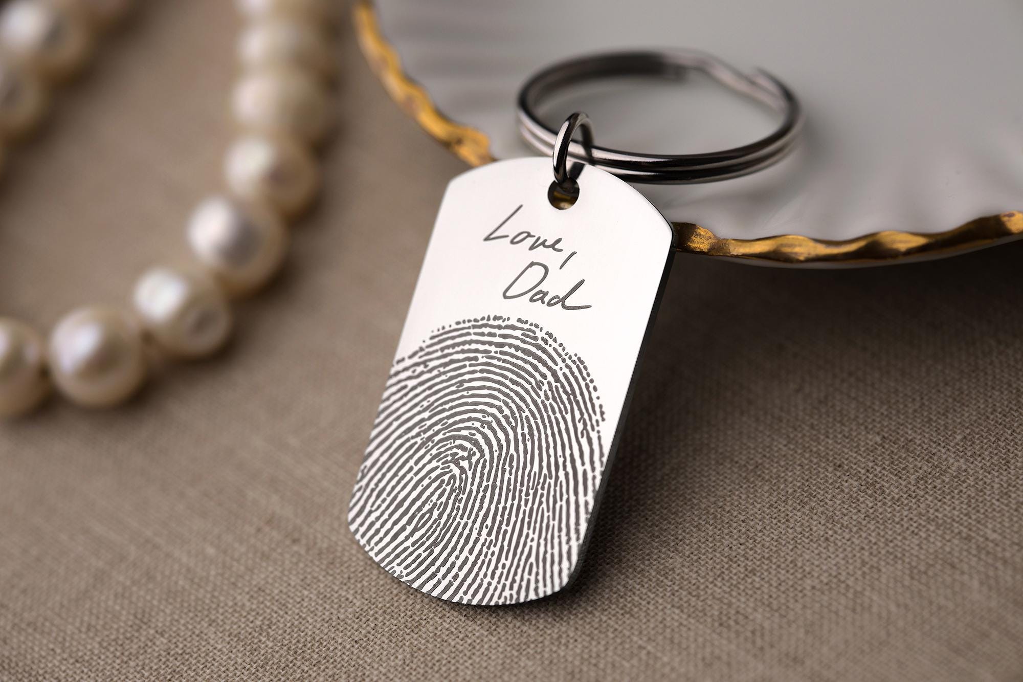 Personalizuotas piršto atspaudo raktų pakabukas su rašysena, individualiai graviruota atminimo dovana netekus tėvo ar sūnaus, atminimo gedulo dovana, S-042