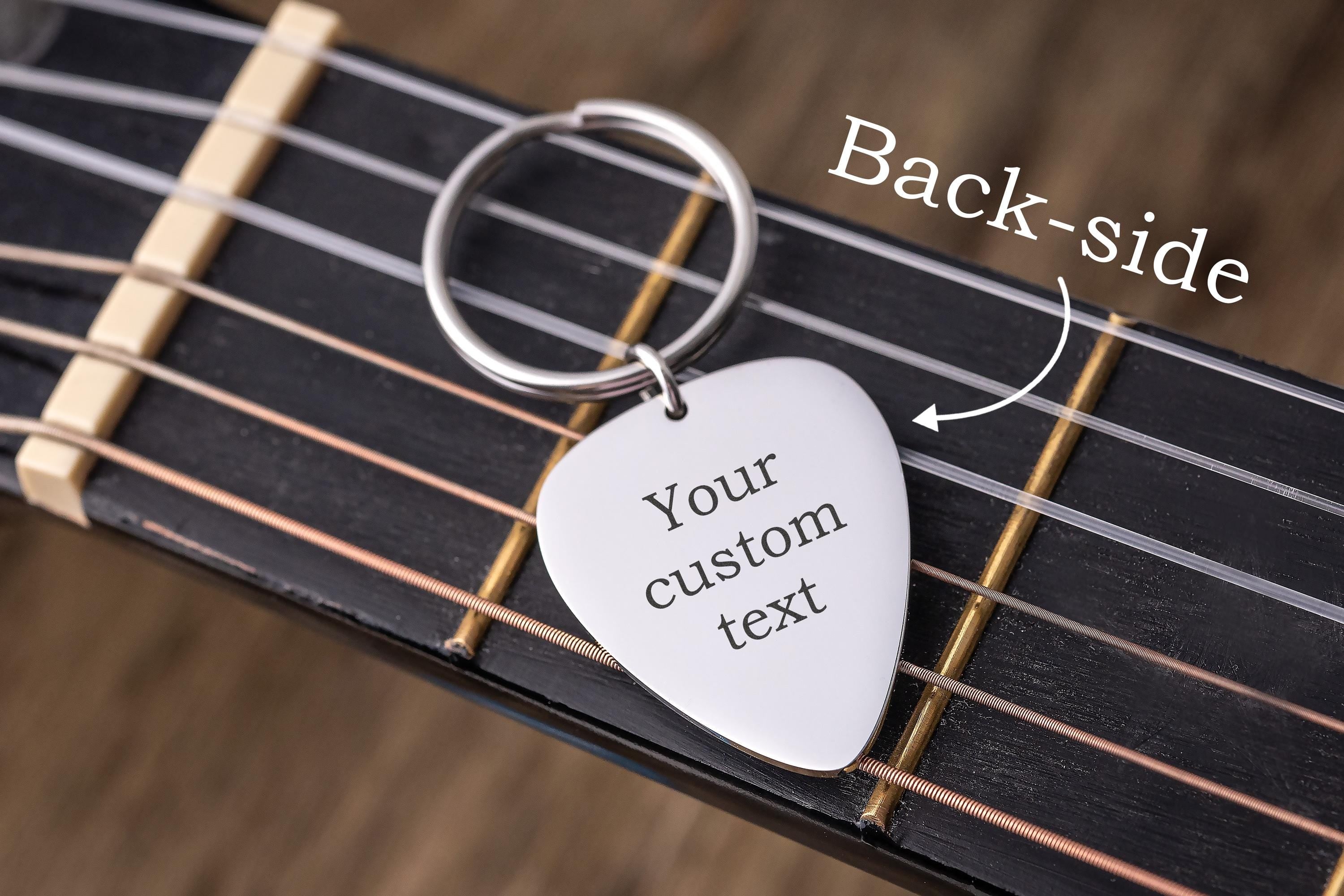 Atminimo pirštų atspaudų gitaros mediatoriaus raktų pakabukas, personalizuotas nykščio atspaudo raktų pakabukas, juodas atminimo dovanos raktų pakabukas, tėvo netekties sielvarto papuošalai, S-025